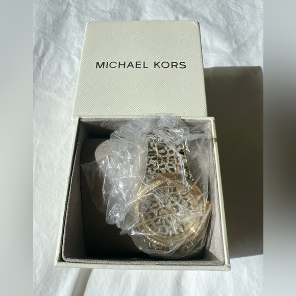 MICHAEL KORS Oversized Lennox Animal Pavé Gold-Tone Watch - Picture 5 of 8